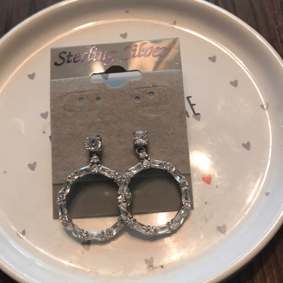 Sterling earrings never worn - Picture 2 of 3